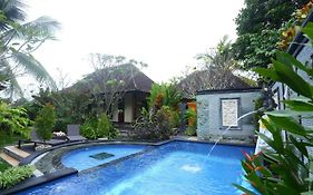 Loka Sari Guest House&Spa